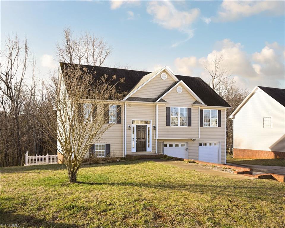 Photo 1 of 38 of 288 Winding Creek, Road house