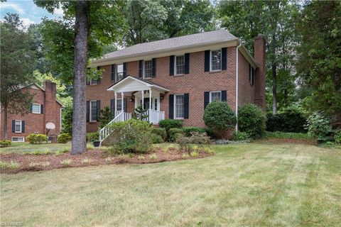 A home in Clemmons