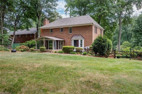 A home in Clemmons