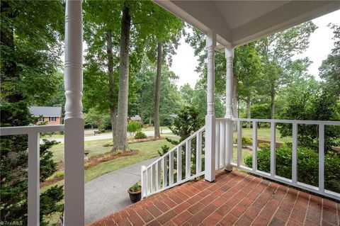 A home in Clemmons