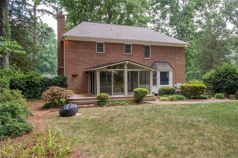 A home in Clemmons