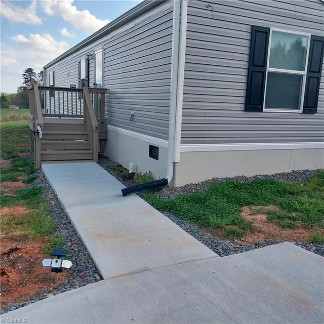 310 Springfield Road, photo 4 of 22
