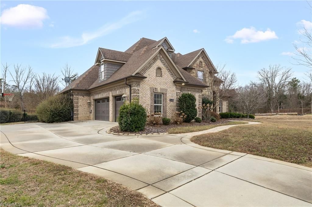 Photo of 1352 Trafalgar Drive, High Point, NC 27262 (MLS # 1206338)