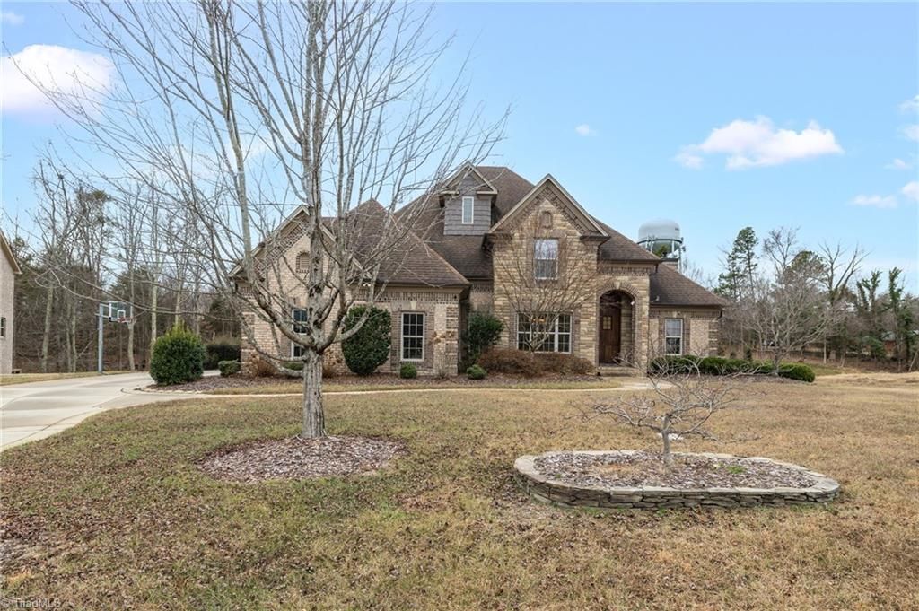 Photo of 1352 Trafalgar Drive, High Point, NC 27262 (MLS # 1206338)