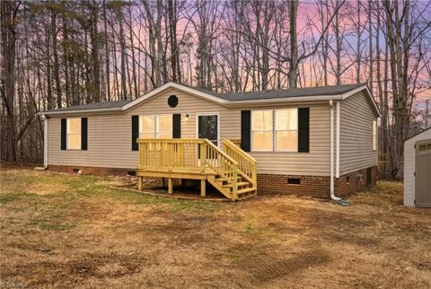 Mobile Home For Sale - 2025 Hickory Fork Road<br/> Walnut Cove, NC 27052