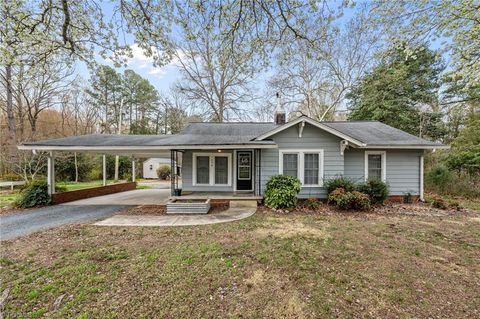 Homes For Sale - 5498 S Us Highway 220<br/> Randolph County, Asheboro, NC 27205