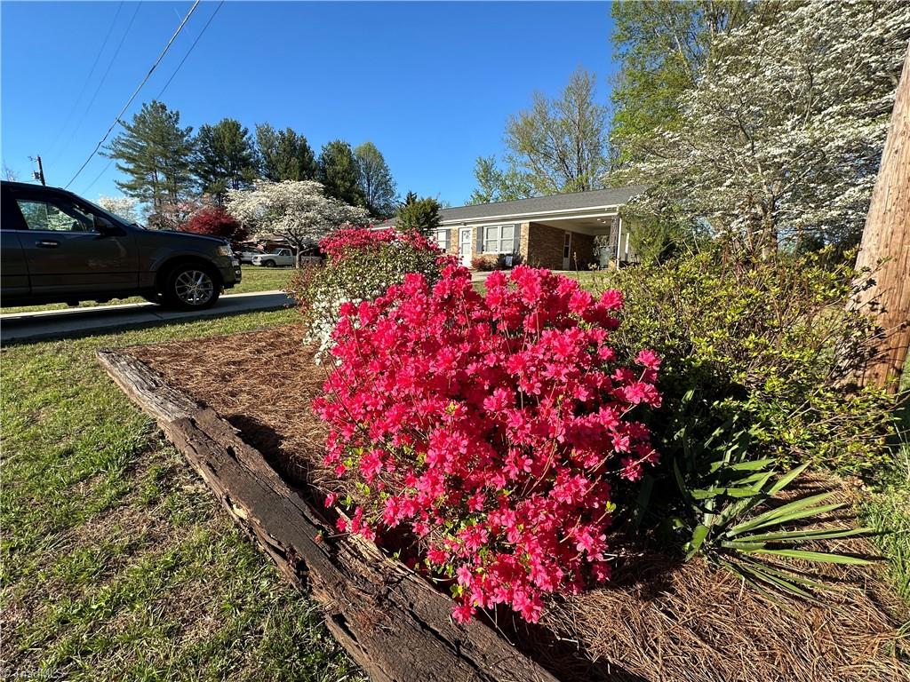 784 White Pines Country Club Road