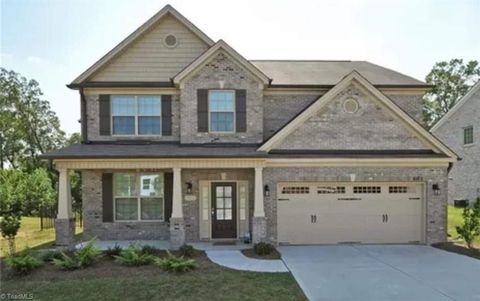Single Family Residence in Clemmons NC 1748 Havenbrook Court.jpg