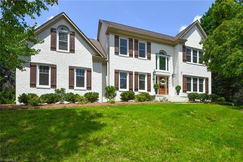 Homes For Sale - 4731 Jamesford Drive<br/> Jamestown, NC 27282