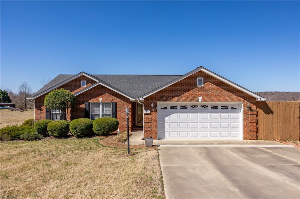 5557 Rolling Meadows Road, Randleman, North Carolina image 1