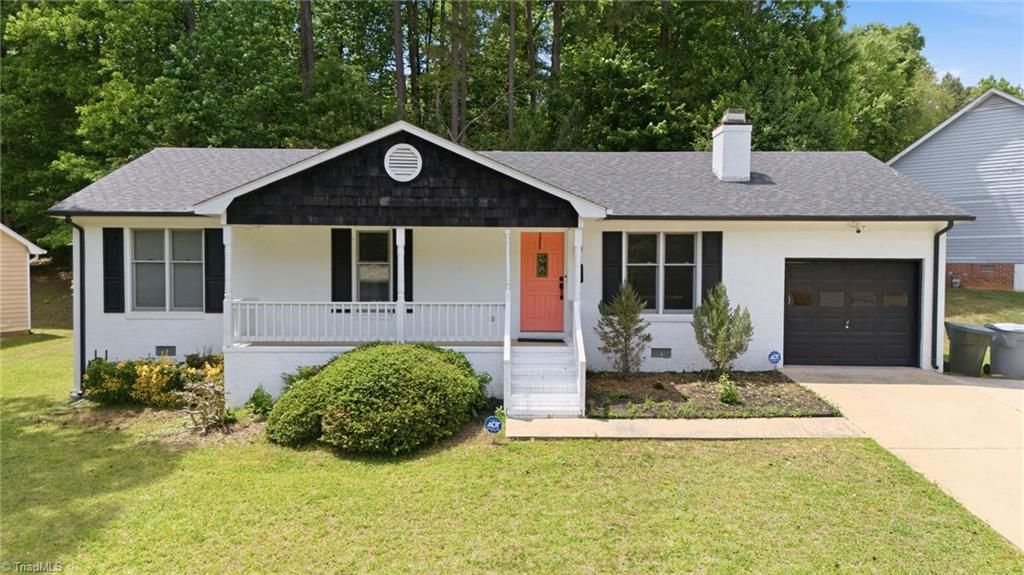 Photo of 638 Woodland Circle, Asheboro, NC 27203 (MLS # 1218810)