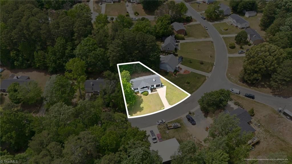 Photo of 638 Woodland Circle, Asheboro, NC 27203 (MLS # 1218810)