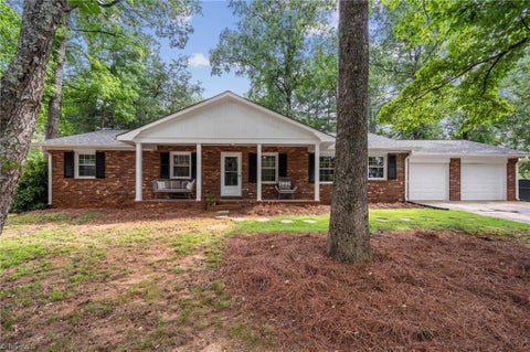 Homes For Sale - 5930 Alani Court<br/> Winston-Salem, NC 27103
