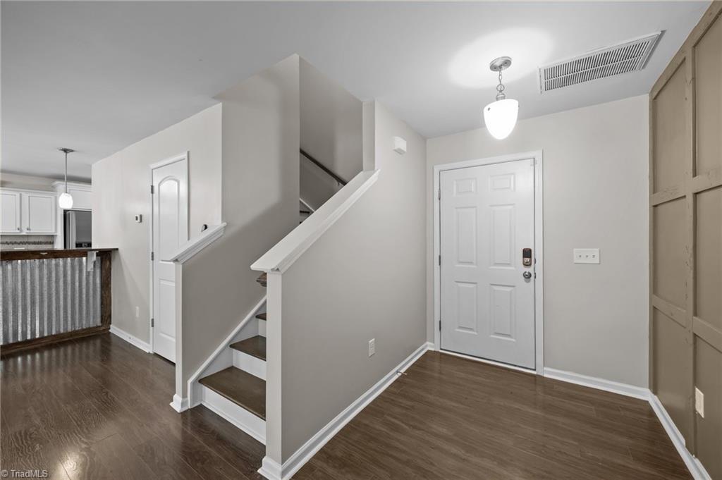 971 Bitting Hall Circle, Rural Hall, North Carolina image 3