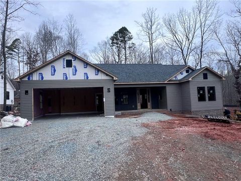Homes For Sale - 4874 Creeks Crossing Road<br/> Randolph County, Asheboro, NC 27205