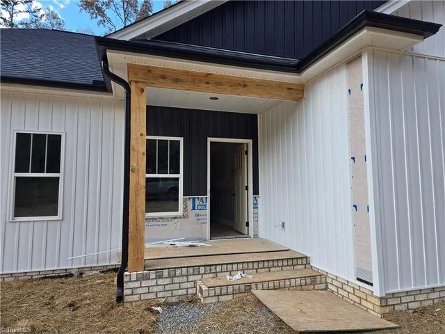 2131 Welcome Arcadia Road, photo 2 of 16