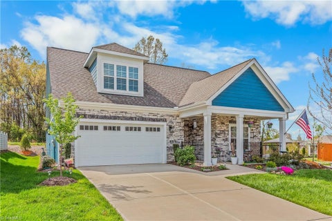 Homes For Sale - 428 Waterton Way<br/> Kernersville, NC 27284