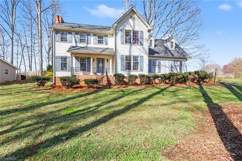 Homes For Sale - 6135 Spring Forest Drive<br/> Forsyth County, Pfafftown, NC 27040