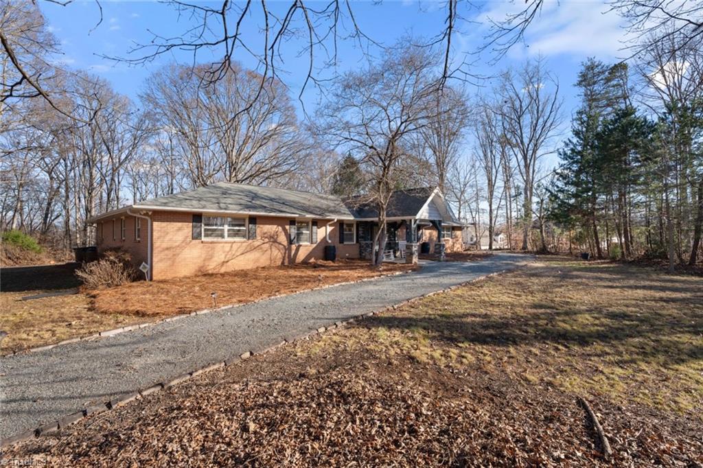 Winston-Salem, North Carolina 27106, United States, 4 Bedrooms Bedrooms, ,4 BathroomsBathrooms,Residential,Active,22477