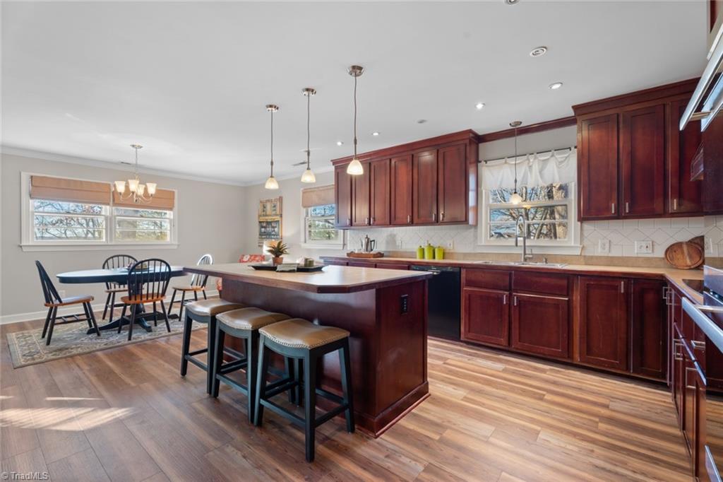 Winston-Salem, North Carolina 27106, United States, 4 Bedrooms Bedrooms, ,4 BathroomsBathrooms,Residential,Active,22477