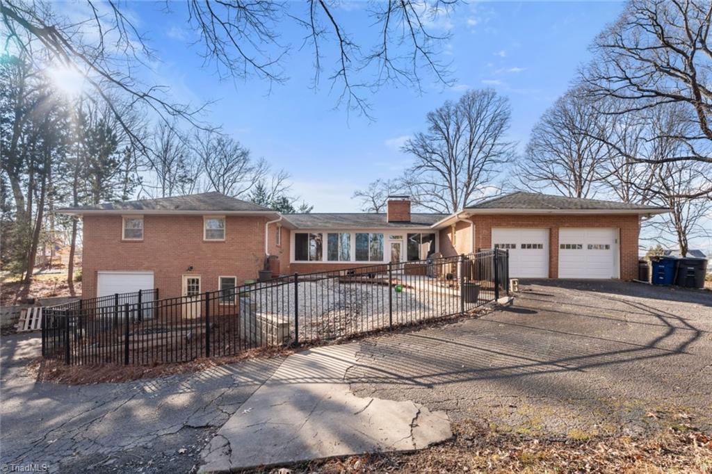 Winston-Salem, North Carolina 27106, United States, 4 Bedrooms Bedrooms, ,4 BathroomsBathrooms,Residential,Active,22477