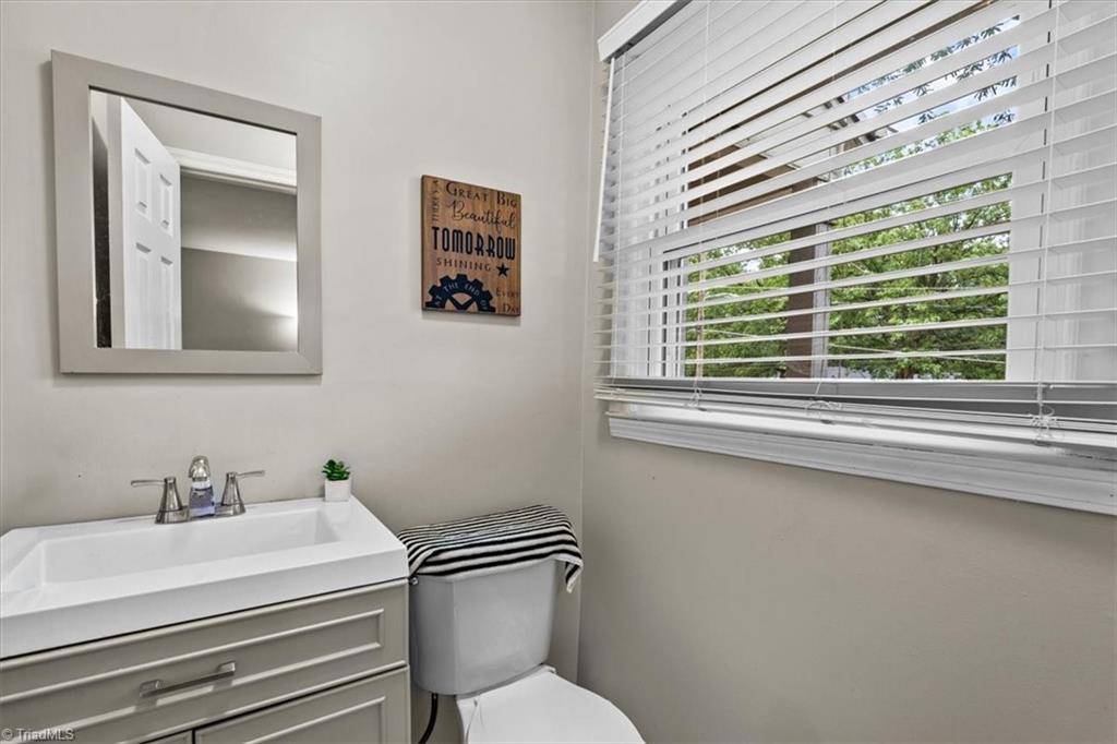 1605 Guyer Street, High Point, North Carolina image 24