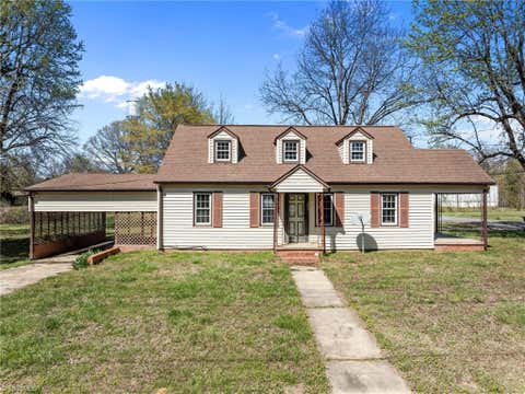 Homes For Sale - 204 W Brower Avenue<br/> Randolph County, Liberty, NC 27298