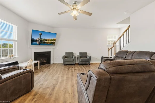 6563 Bellawood Drive, photo 5 of 44