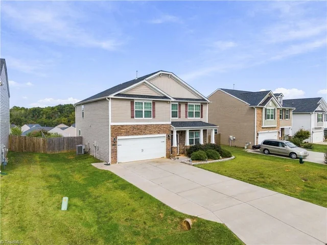 6563 Bellawood Drive, photo 3 of 44