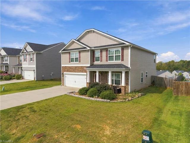 6563 Bellawood Drive, photo 2 of 44
