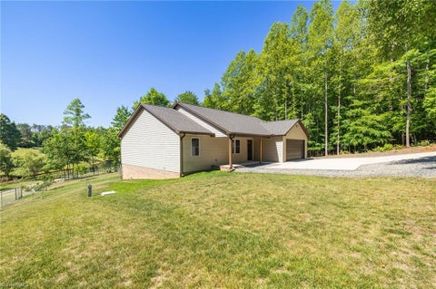 Homes For Sale - 484 Vernon Road<br/> Reidsville, NC 27320