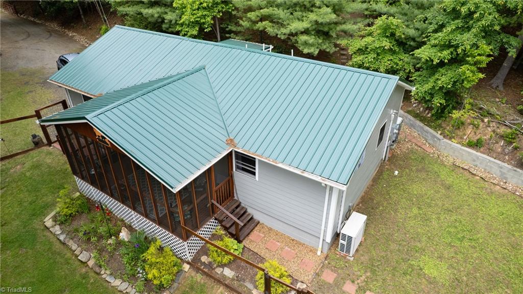 5928 Sheets Gap Road, Millers Creek, North Carolina image 3