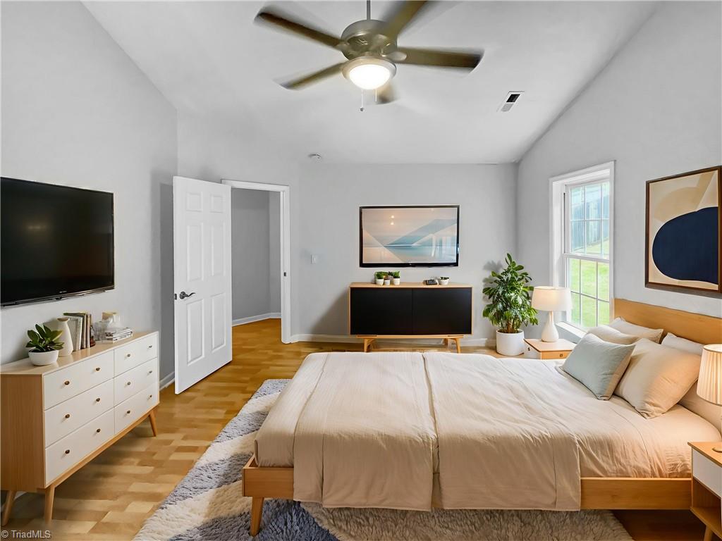 7 Crestbrook Court, Greensboro, North Carolina image 4