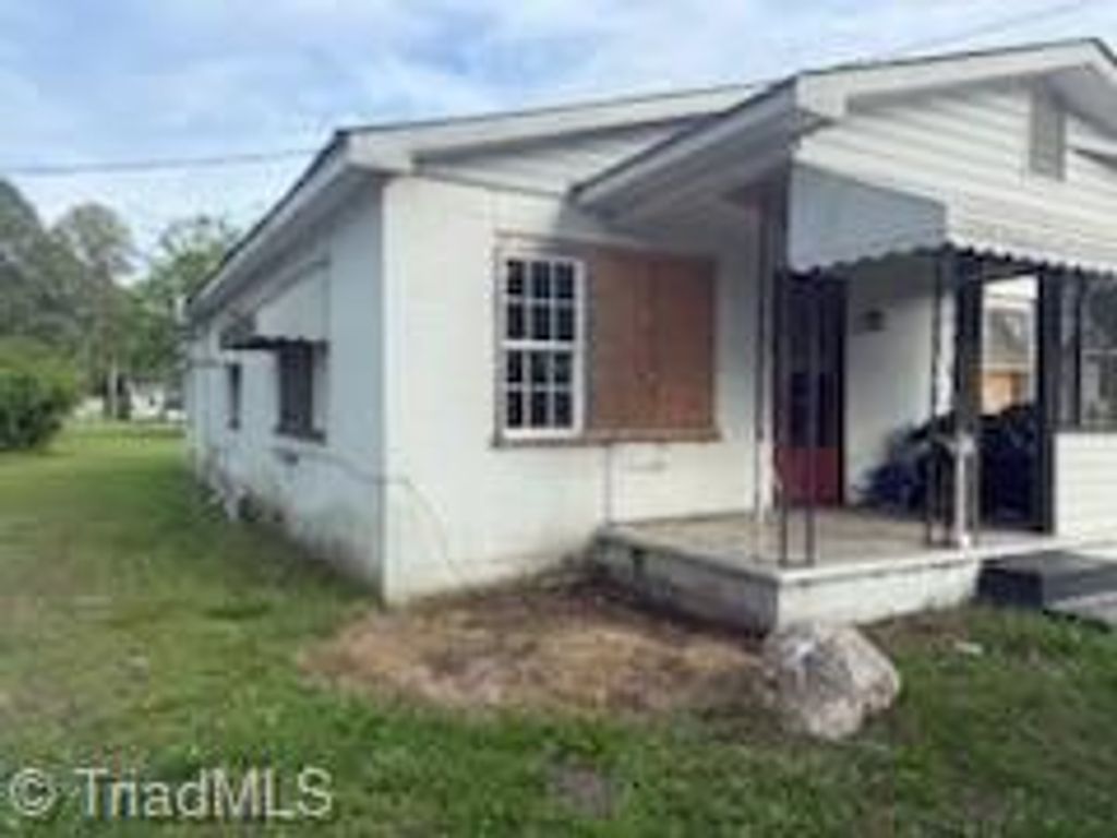 Photo of 806 Martin Street, Fremont, NC 27830 (MLS # 1222422)
