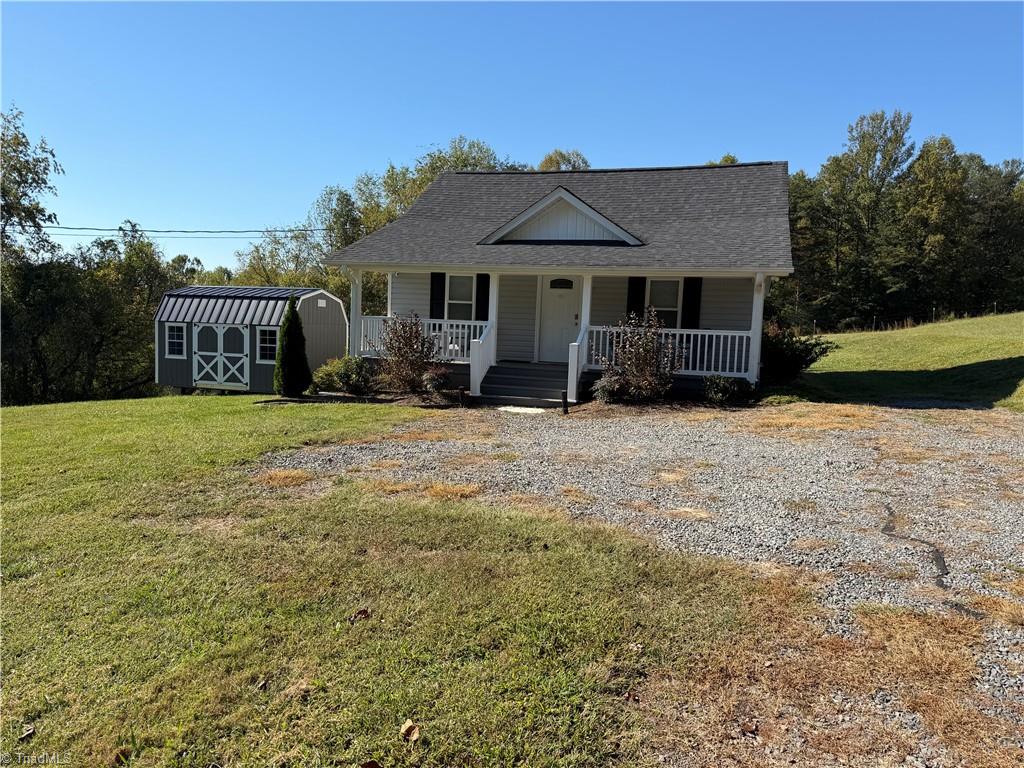 Photo of 168 Hiatt Road, Mount Airy, NC 27030 (MLS # 1237691)