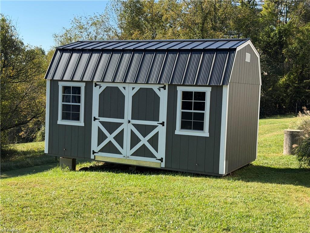 Photo of 168 Hiatt Road, Mount Airy, NC 27030 (MLS # 1237691)