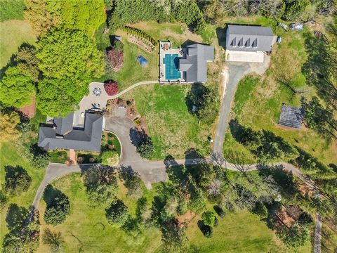 Homes For Sale - 1822 Cherry Lane<br/> Alamance County, Haw River, NC 27258