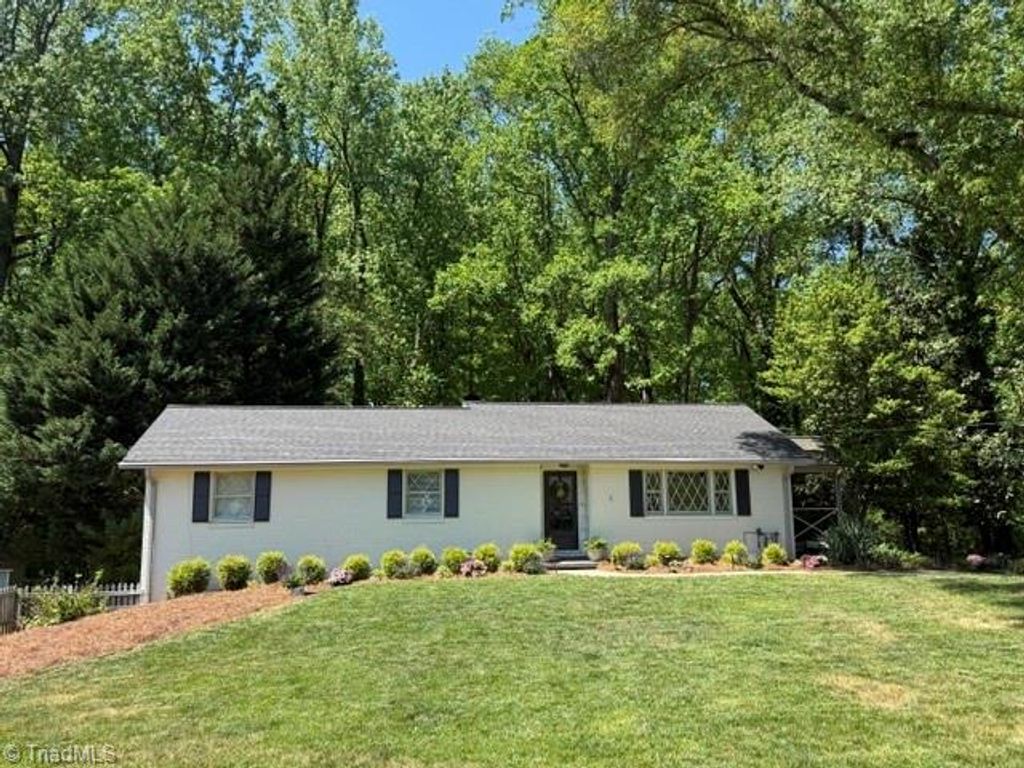 Photo of 410 N Gordon Drive, Winston-Salem, NC 27104 (MLS # 1222083)
