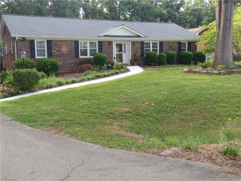 Homes For Sale - 170 Queens Court<br/> Clemmons, NC 27012