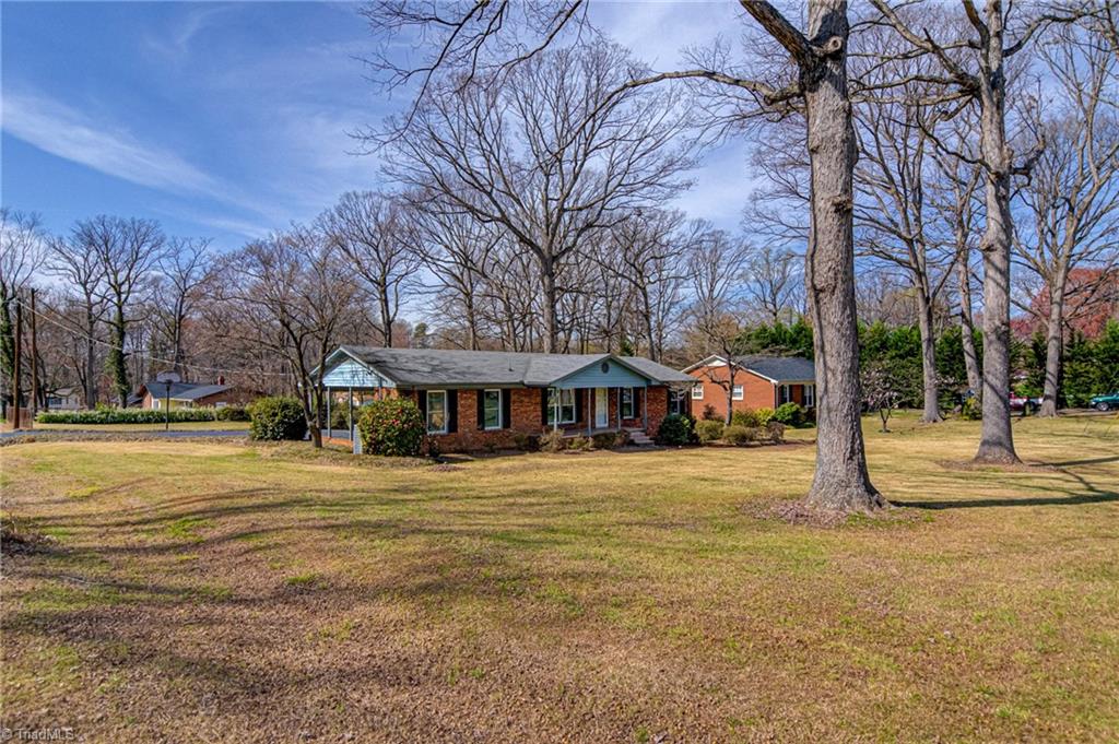 Photo 5 of 29 of 506 Ravenwood Drive house