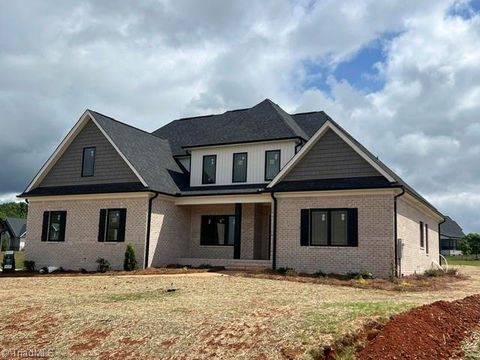 Homes For Sale - 7616 Dovefield Drive<br/> Stokesdale, NC 27357