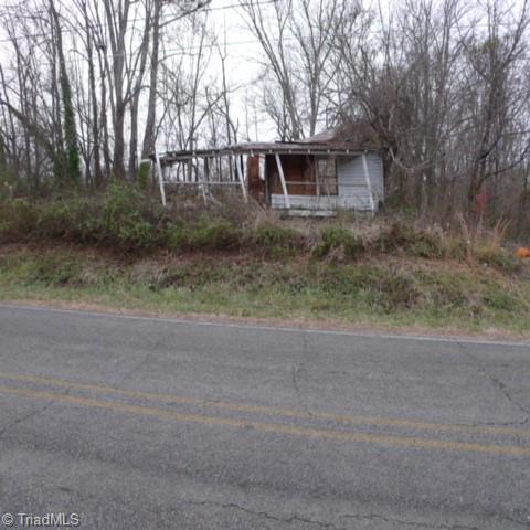 242 Deatherage Road, Mount Airy, North Carolina image 2