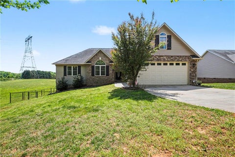 Homes For Sale - 2825 Fuller Mill Road<br/> Thomasville, NC 27360