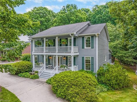 Homes For Sale - 806 Mcnair Court<br/> High Point, NC 27265