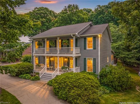 Homes For Sale - 806 Mcnair Court<br/> High Point, NC 27265