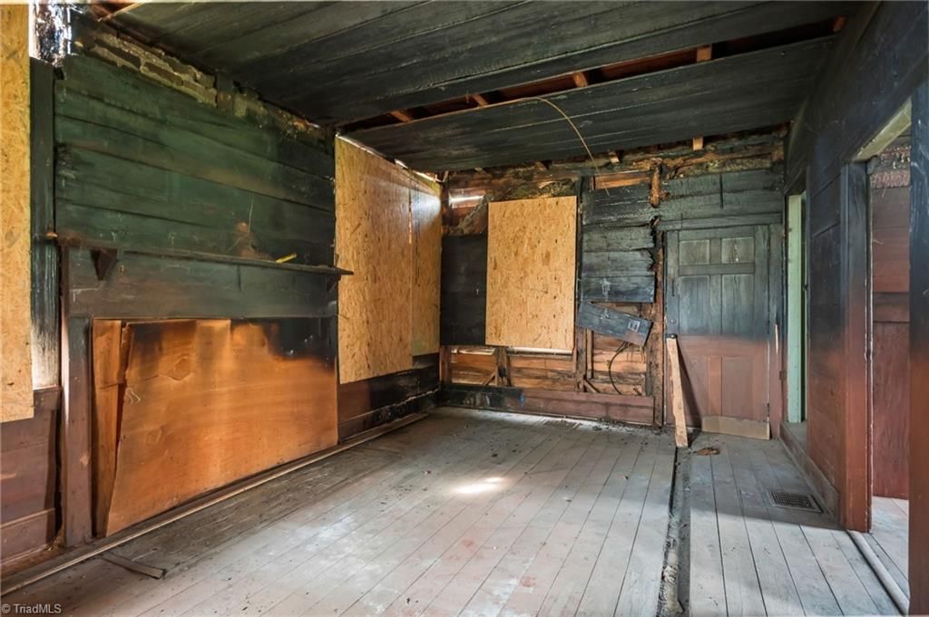 Photo of 606 E Springfield Road, High Point, NC 27263 (MLS # 1213367)