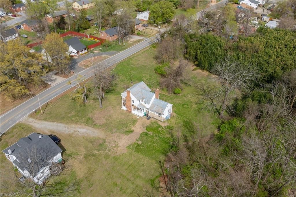 Photo of 606 E Springfield Road, High Point, NC 27263 (MLS # 1213367)