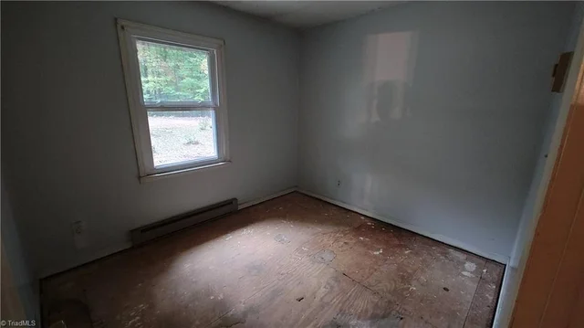 7635 Landis Drive, photo 5 of 38