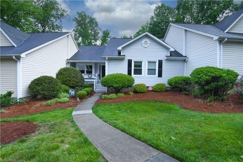 Condo For Sale - 806 Carriage Crossing Lane #B<br/> Greensboro, NC 27410