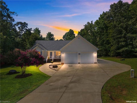 Homes For Sale - 102 Silver Fox Lane<br/> Randleman, NC 27317